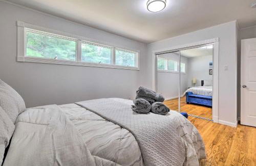 Pocono Home with Hot Tub, Fireplace and Game Room! - Foto 21