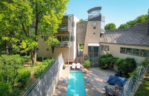 The Architect's Modern Castle - Photo 69