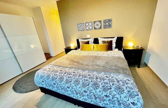 Modern 2BR Penthouse Near Diamond District by Oneluxstay - Foto 14