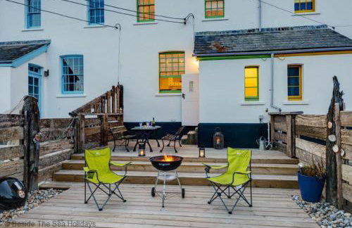 Coastguards Lantern - Photo 25