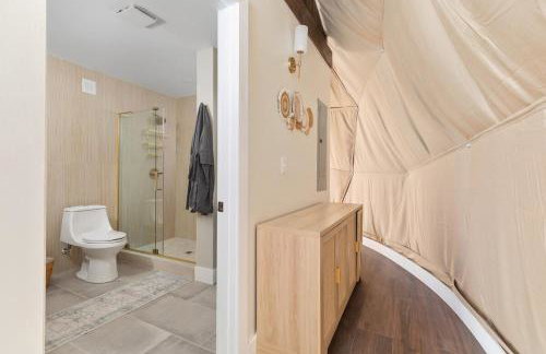 Sky Dome - Romantic Stay, Hot Tub, Wi-Fi, AC & Heat - Photo 29