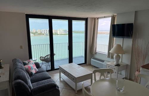 Lover's Key Beach Club by Check-In Vacation Rentals - Photo 4