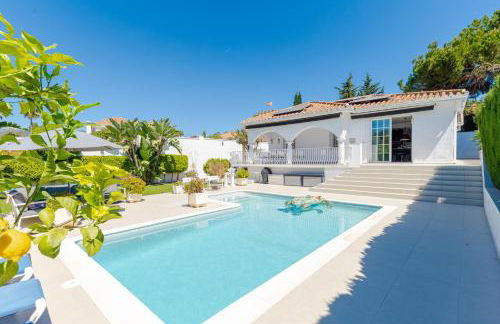 Modern villa with Heated Pool & BBQ Next to the Beach - Foto 3