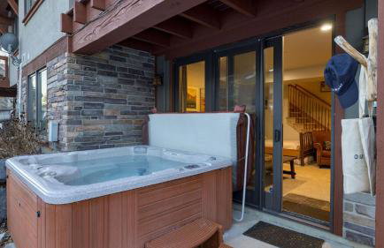 Blue Skies Lakeside Family-friendly Getaway w/ Hot Tub & BBQ - Foto 4