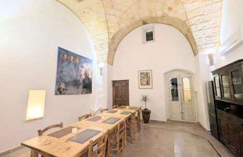 Boutique Heritage Property with Pool - The Art of Leo - Photo 4