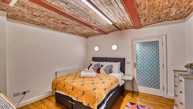 Host Stay The Basement on the Tything - Foto 2, Habitación