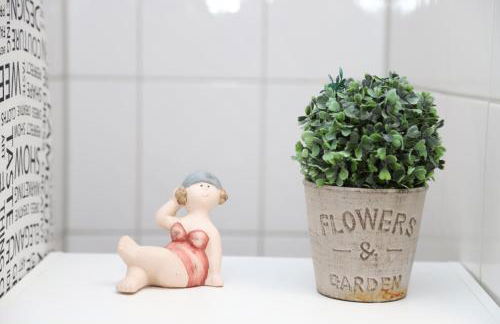 INDIVIDUAL APARTMENTS - Zentrale, ruhige Wohnung in Innenstadt - Küche, Parkplatz, Terrasse, SmartTV, Netflix - Foto 26