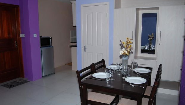 DORADE - Foto 4, Servicio de comidas en la habitación