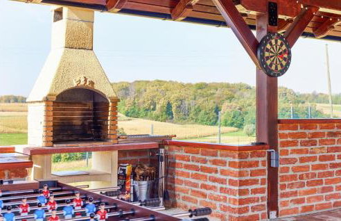 Amazing Home In Krizevci - Photo 27