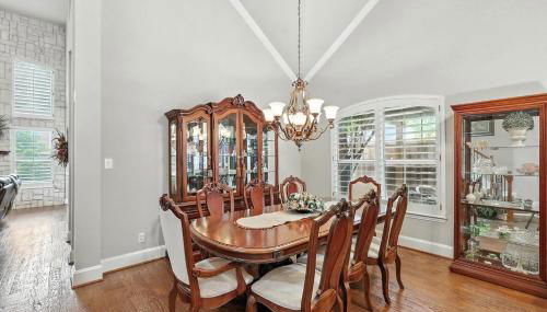 Lewisville Luxe Pool Getaway - Patio BBQ TV Room - Foto 3