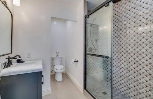 The Stanton Residence - Chic and Cozy Classic near Downtown - Foto 16