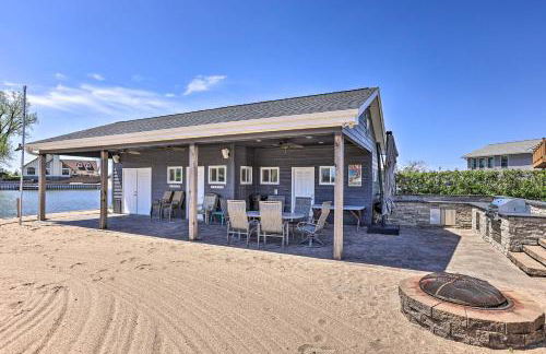 Lakefront Bellevue Home Private Beach and Fire Pit! - Foto 31