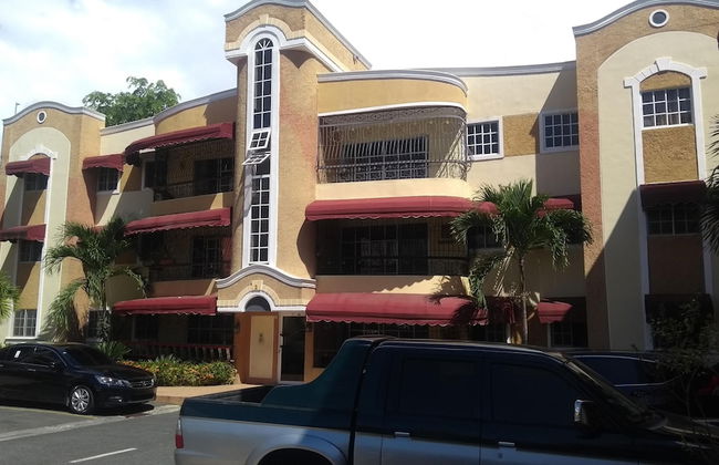 Total New!! Exclusive!! Apt At Paradise V . - Foto 1