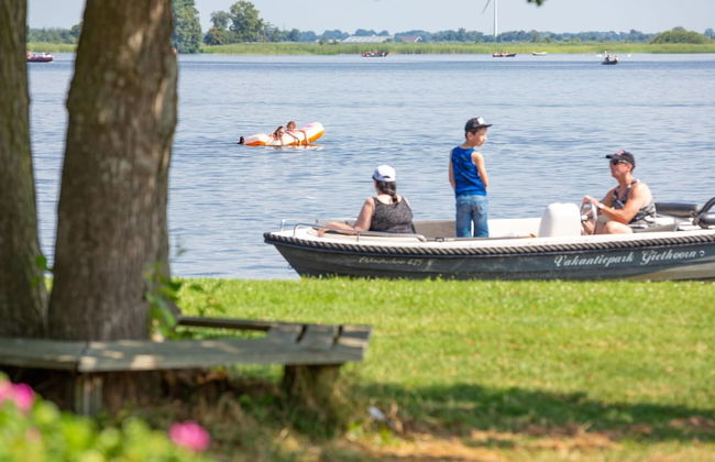 Lakeside Cottage With Boat - Photo 14