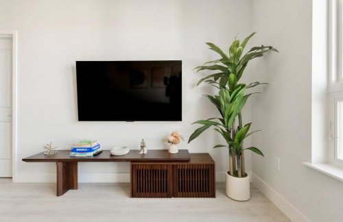 Sleek Loft 15 Min from NYC with Manhattan View - Foto 17