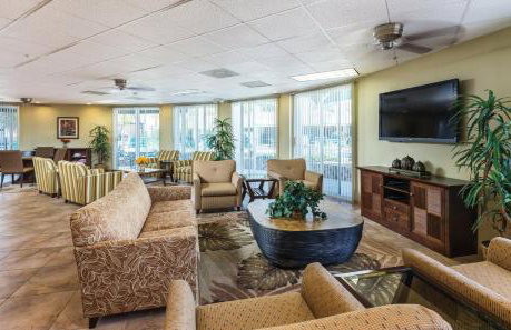 Family fun in Palm Springs in this resort 2BD condo with resort amenities including kids pool - Foto 12