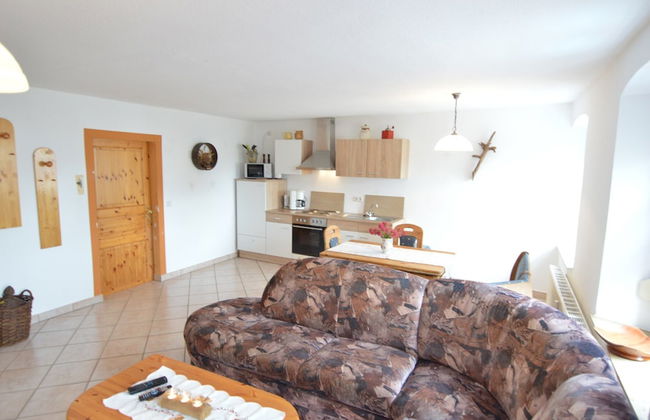 Holiday Home in Morscheid-riedenburg With Balcony - Photo 11