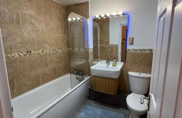 Spacious 2 Bedroom Apartment - Foto 11