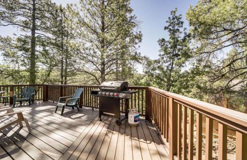 Deck and Scenic Views Munds Park Cabin! - Foto 3