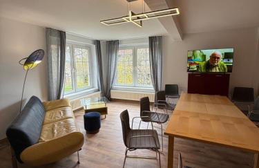 Ferienhaus für Familientreffen mit großem Garten, Parkplätzen - Photo 2