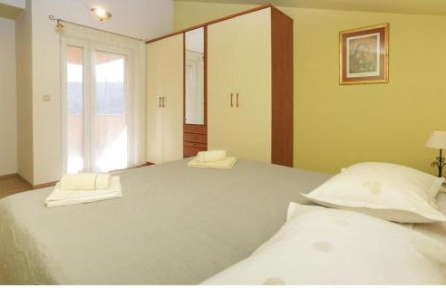 Three-Bedroom Apartment In Donja Ostrvica - Photo 30