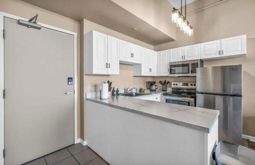 Colorful 2Bed Apt Heart of Downtown Lake Views - Foto 12