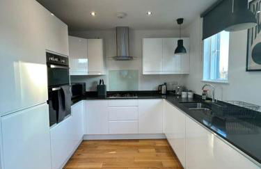 Split Level 3 Bedroom Top Floor Flat - Foto 23
