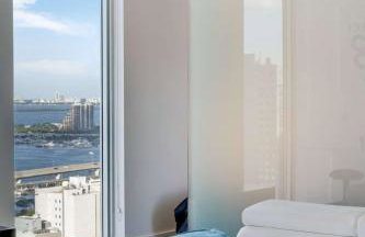 Vibrant Downtown Haven with Rooftop Pool & Parking - Foto 20