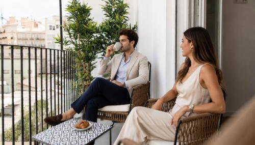 CASA FLORIT - LUXURY Apartment with Balcony - 4 Guests - City Centre - Photo 3