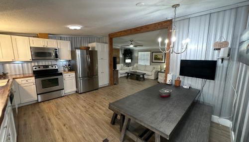 Waterfront Canal in Satsuma Florida - Foto 2