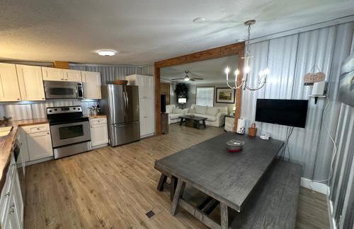 Waterfront Canal in Satsuma Florida - Foto 2