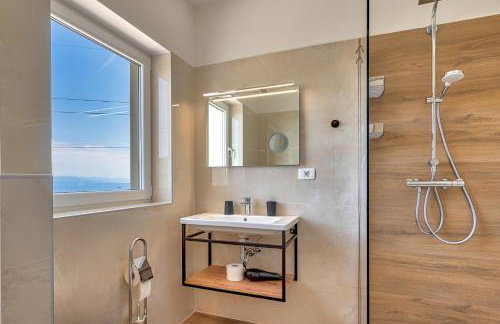 Villa Esarjo with Heated Pool and Sea View - Foto 60