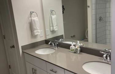 Embrace the Harmony of Nature and Urban Living - Foto 7