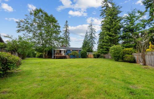 Spacious Modern Retreat w Game Room and Yard - Foto 23