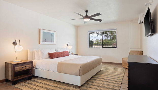 Starlight Estate by Avantstay 26 People! Architectual Mansion w/ Pool, Tennis Court, Game Room - Photo 5, Chambre