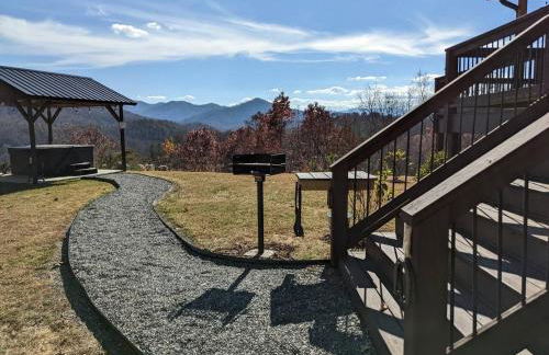 Peace of Heaven, Modern Chic Cabin, Majestic Mountain Views, Hot Tub, Fire Pit, Outdoor Games, Close to Town - Foto 54