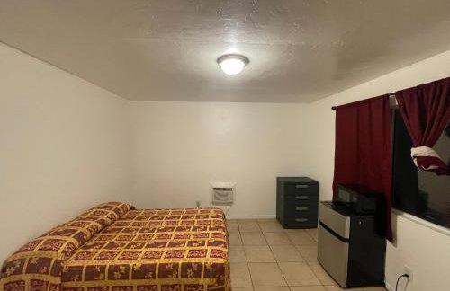 Crown Inn & Suites - Foto 22