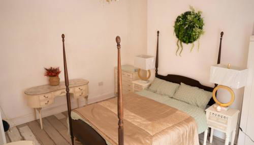 Sara’s Apartment - Photo 3