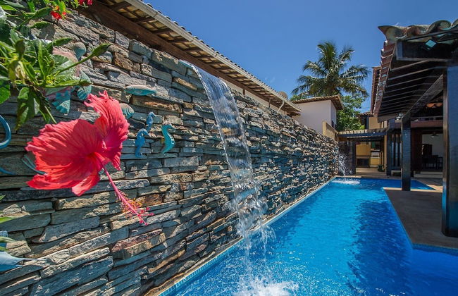 Casa com Cinco Quartos Pé na Areia - Foto 23