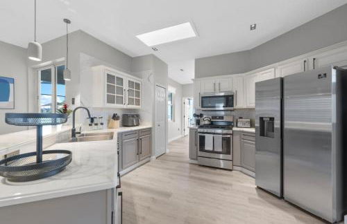 Vacation Sunset Home with Private Pool and Grill 5390 - Photo 9