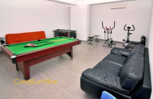 Blue - Beach Front Spectacular Villa Sleeps 10 - Foto 48