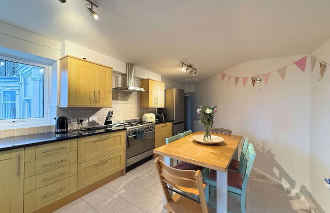 Spacious 4BR Retreat for 8 - Foto 8