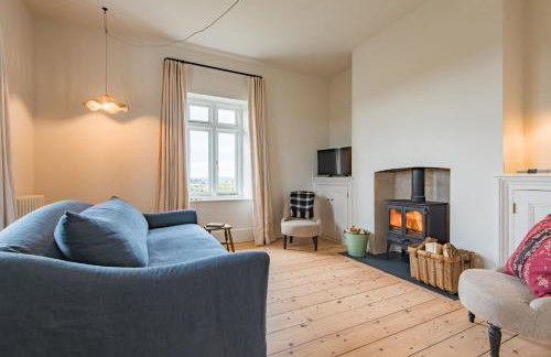 West Cottage by Bloom Stays - Photo 2