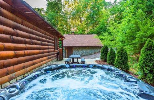 Fully Stocked Cabin Retreat w/ Game Room & Pond! - Foto 62