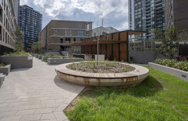 Modern Apartment in Darling Harbour - Photo 17