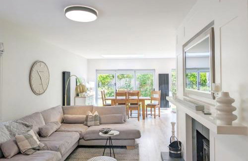 One Elms Way - Sleeps 8 - West Wittering - Foto 6