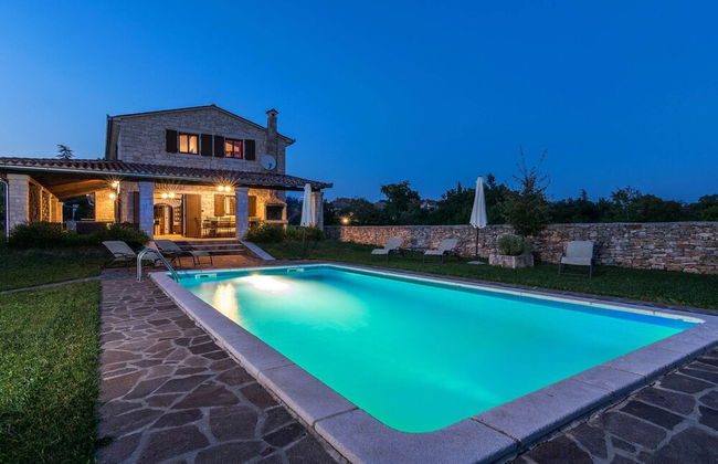 Spacious Villa in Tinjan With Pool - Foto 18