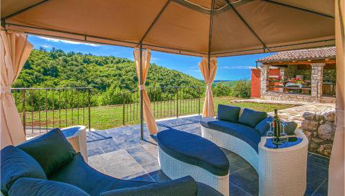 2 Bedroom Beautiful Home In Labin - Foto 2