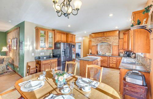 5 Mi to Town Mtn-View Gem with Deck in Hot Springs - Foto 7