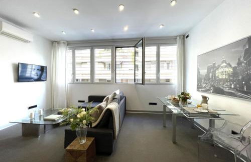 Impecable, nuevo, cómodo, frente al metro Colombia - Photo 1